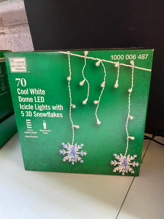 70 Cool White Dome LED Icicle Lights