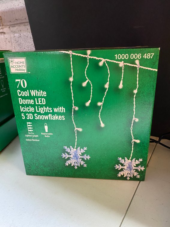 70 Cool White Dome LED Icicle Lights