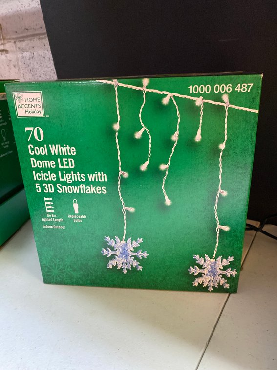 70 Cool White Dome LED Icicle Lights