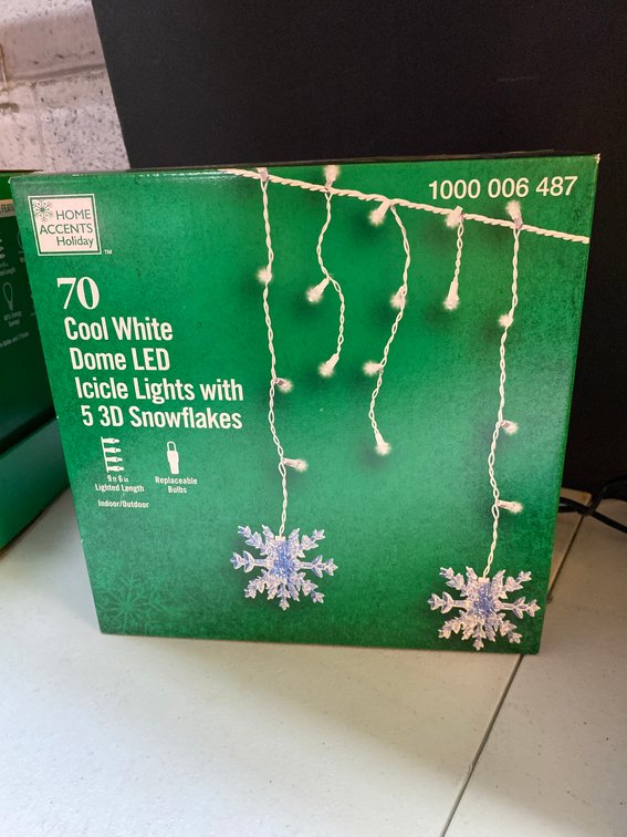 70 Cool White Dome LED Icicle Lights