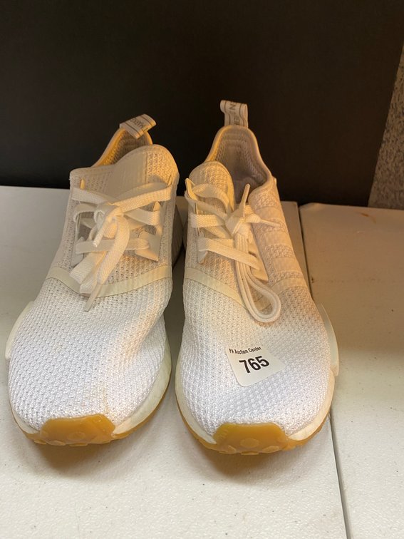 Womans 10 Adidas Sneakers