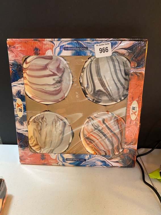 New 4pk Ceramic Ashtray Set