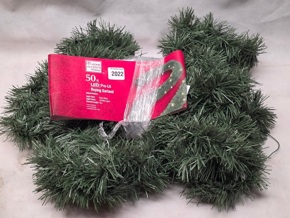 Home Accents Holiday 50ft LED Pre-Lit Roping Garland