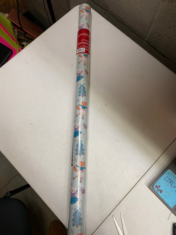 (2x)50sq Ft Gift Wrap