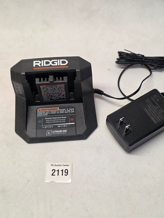 RIDGID 18V Lithium-Ion Battery Charger R86093