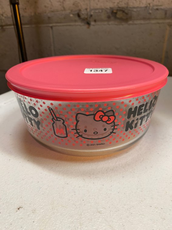 Hello Kitty 7cup Pyrex