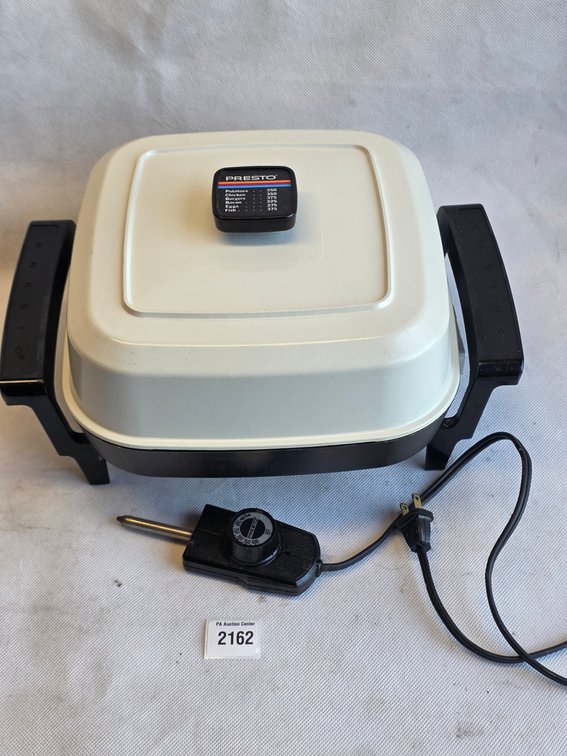 Presto Electric Skillet with Removable Lid and Control