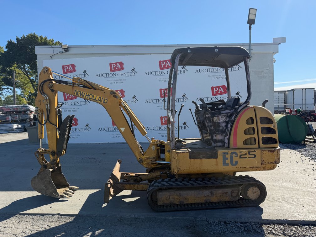 New Holland EC25 Excavator