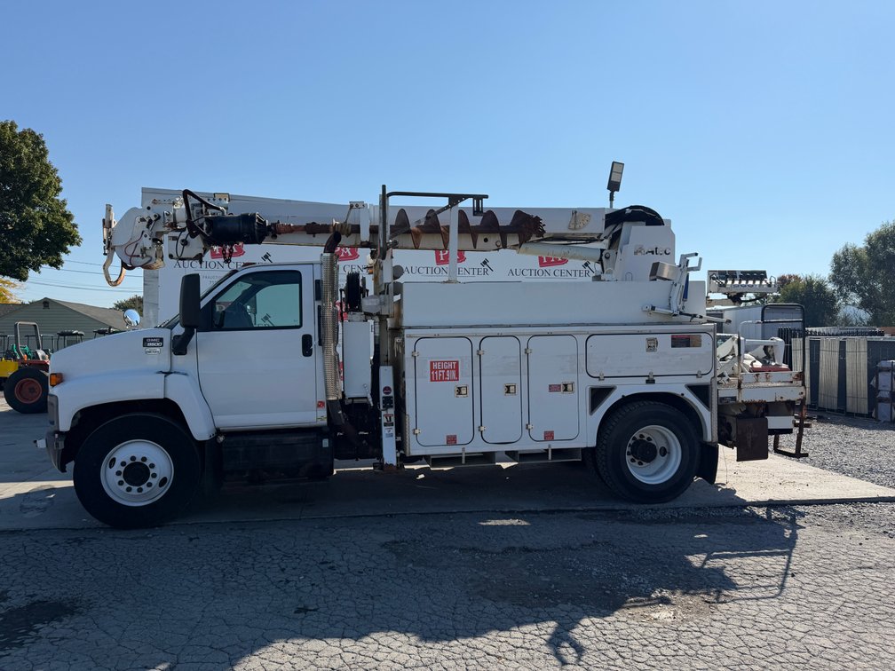 2009 GMC C8500 Utility Truck