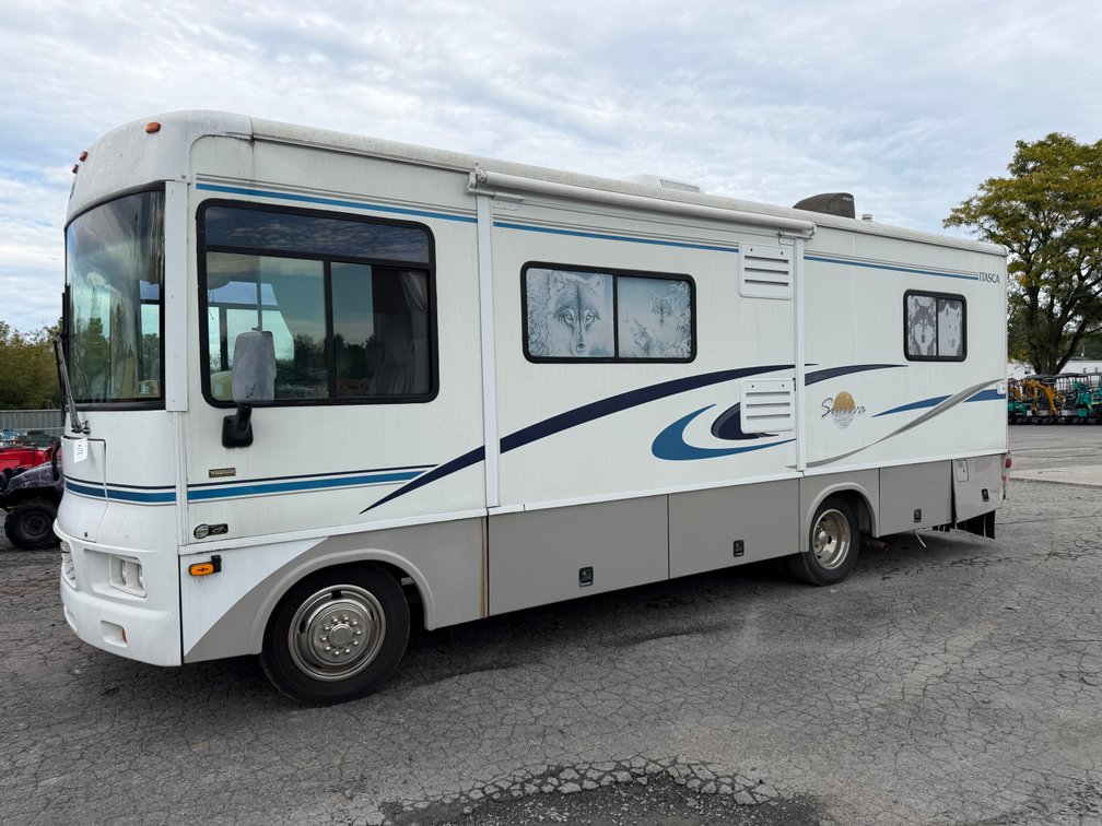 2003 Winnebago Sunova 28' RV