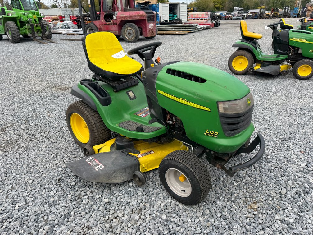 John Deere L120 48" Hydrostatic Riding Mower