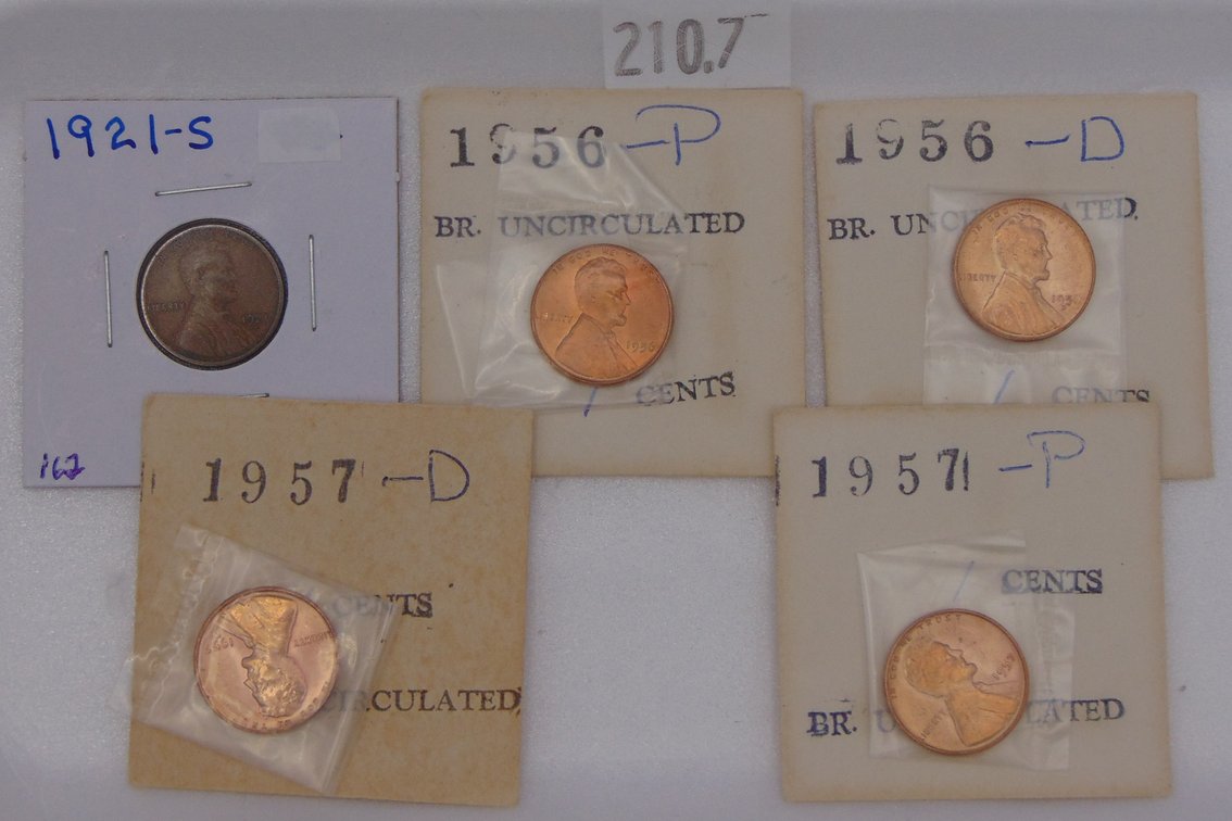 (5) Lincoln Cents: 1921-S, 1956 UNC, 1956-D UNC, 1957 UNC, 1957-D UNC.