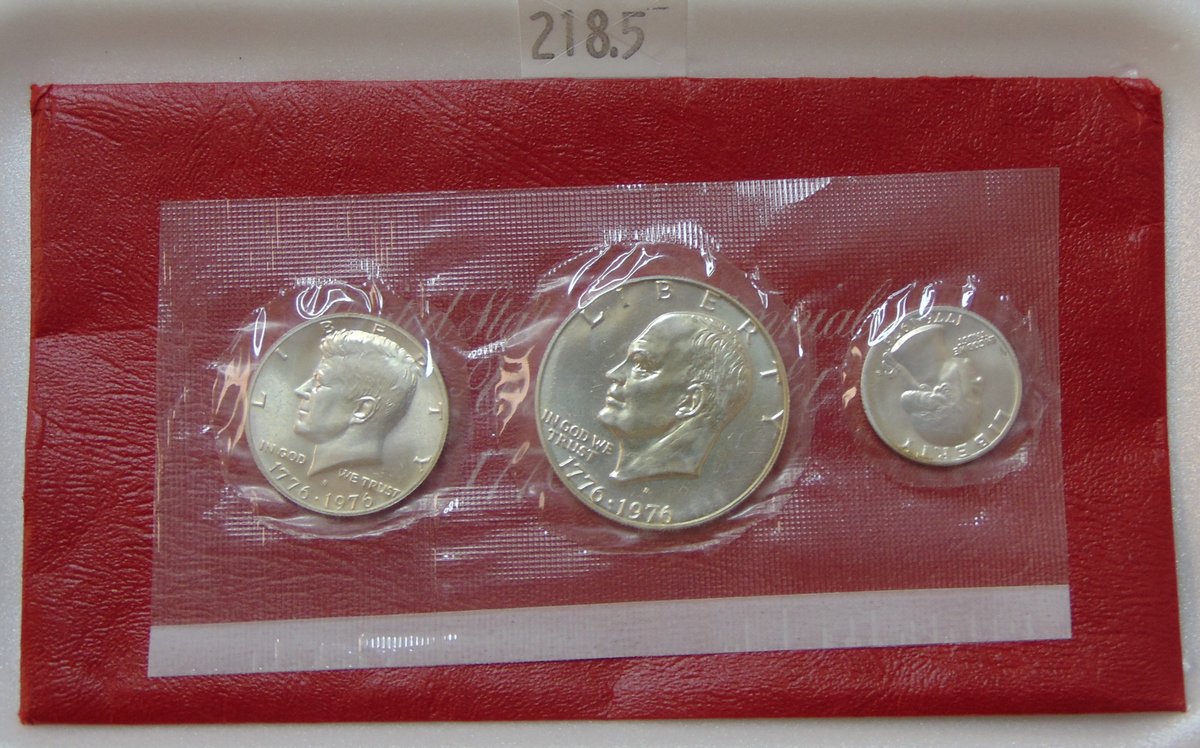 1776-1976 U.S. Bicentennial 40% Silver UNC 3pc. Set in original envelope.