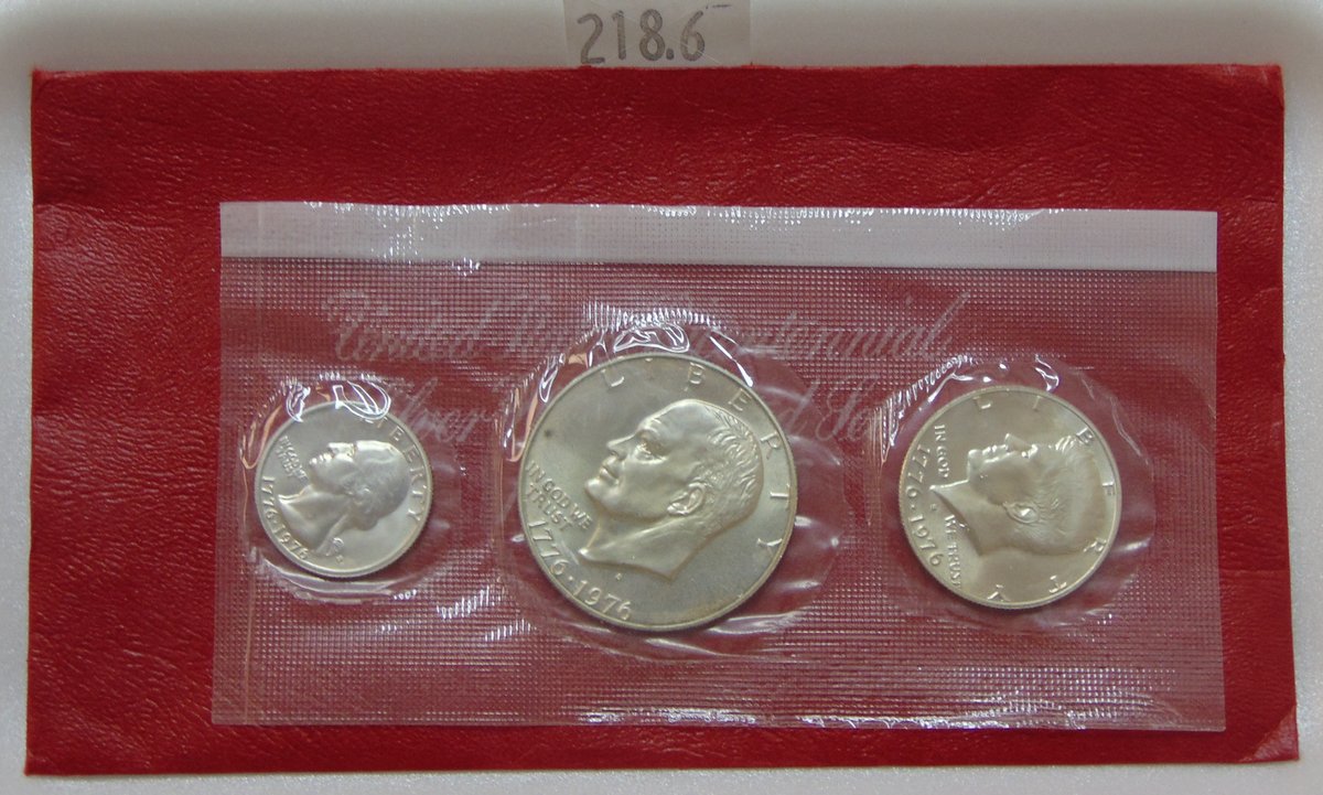 1776-1976 U.S. Bicentennial 40% Silver UNC 3pc. Set in original envelope.