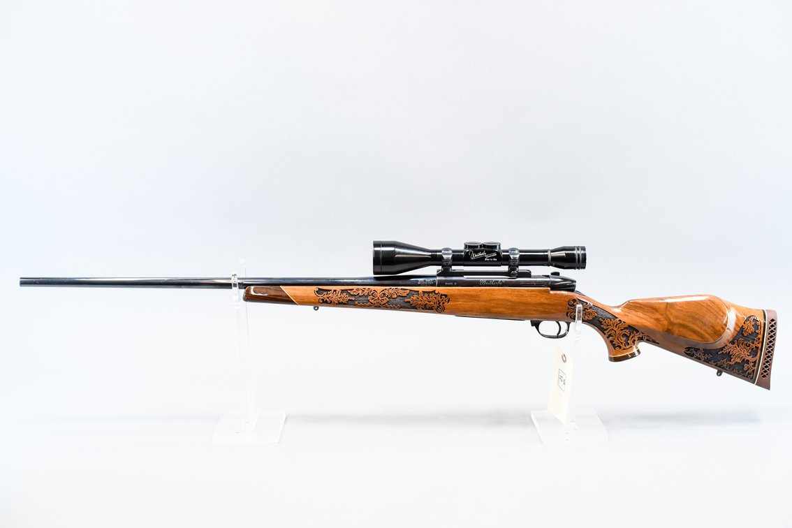 (R) Weatherby Mark V Deluxe .300 Wby Mag Rifle