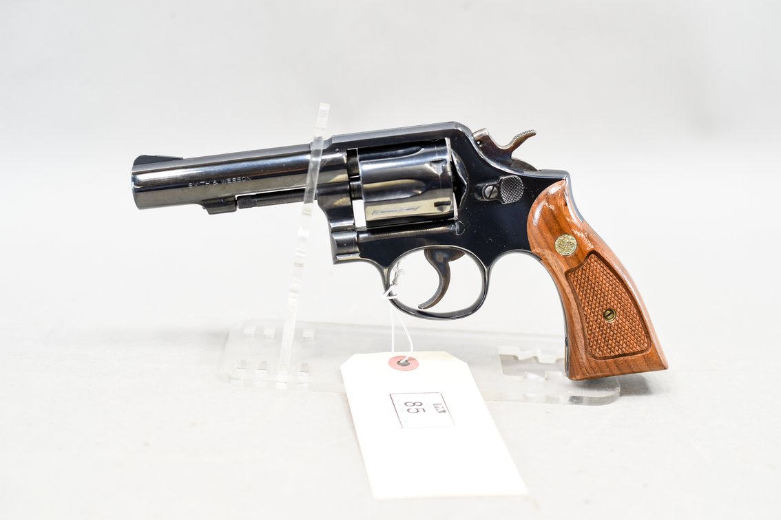 (R) Smith & Wesson Model 10-6 .38 Special Revolver