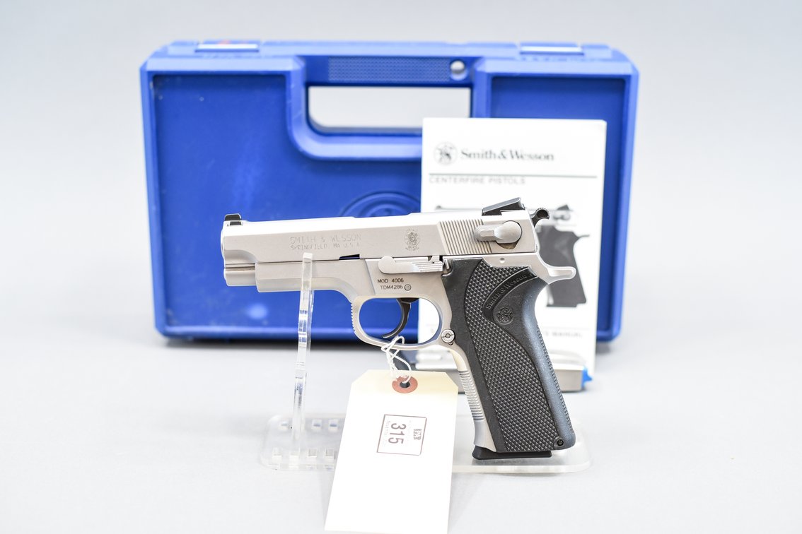 (R) Smith & Wesson Model 4006 .40S&W Pistol