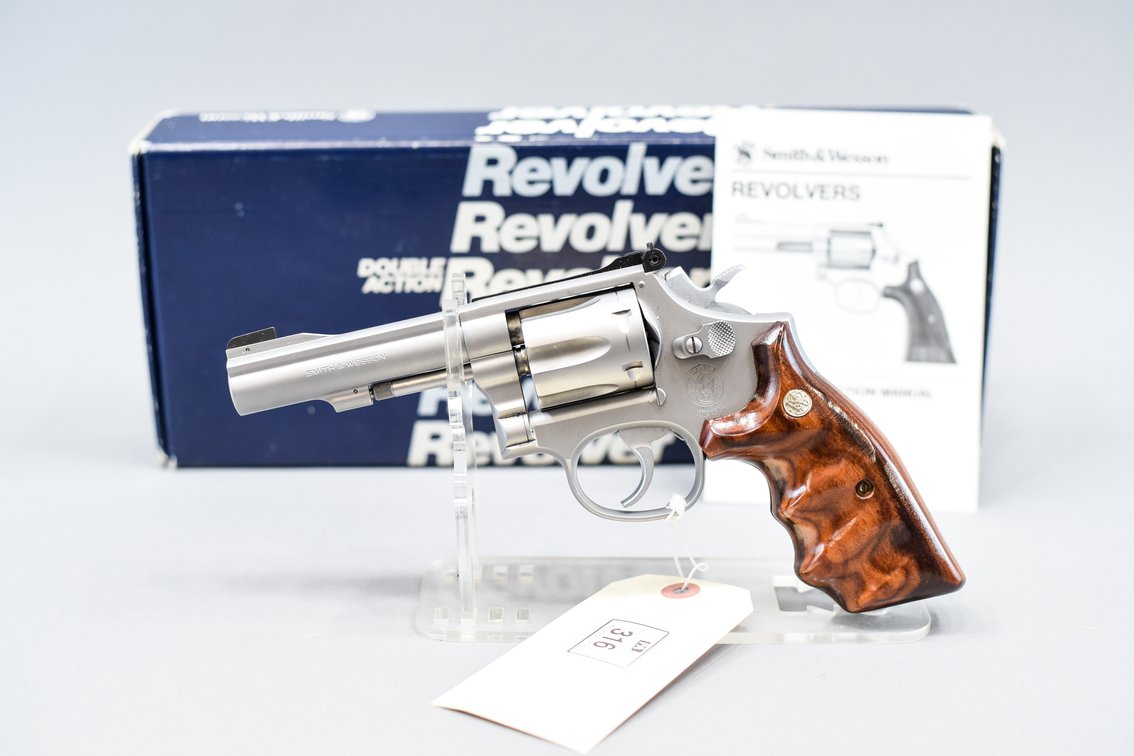 (R) Smith & Wesson Model 617.22LR Revolver