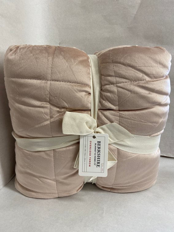 (9x Bid)Berkshire 60"x80" Throw Blanket