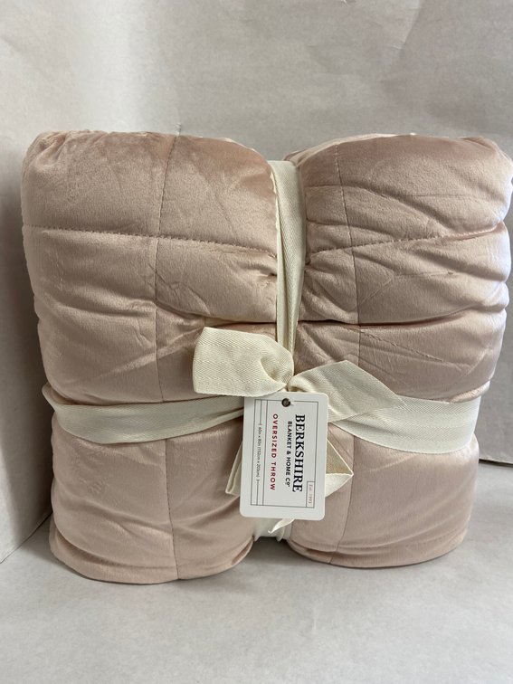 (2x Bid)Berkshire 60"x80" Throw Blanket