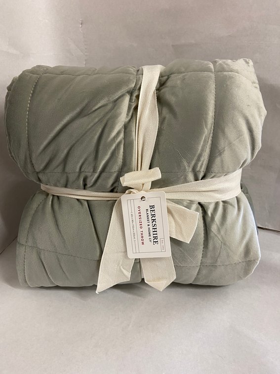 (4x Bid)Berkshire 60"x80" Throw Blanket