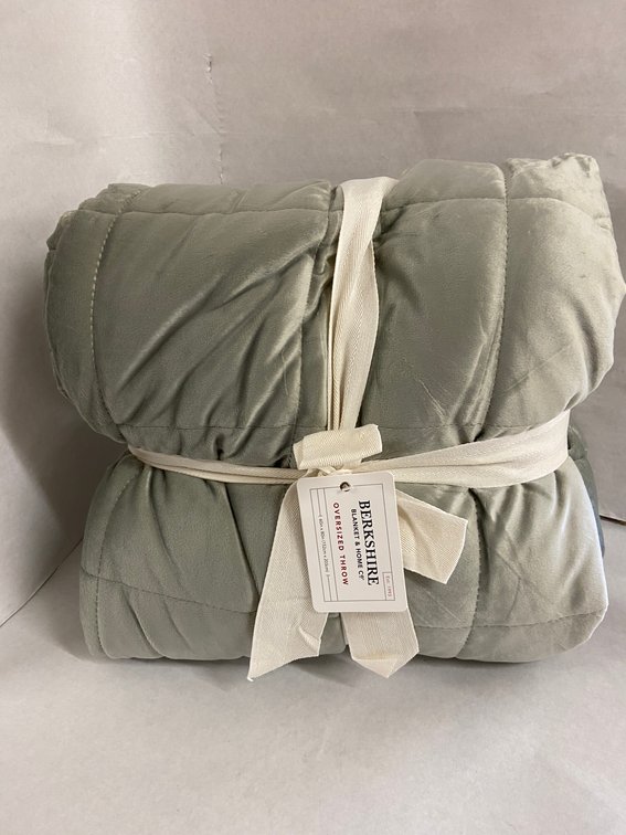 (8x Bid)Berkshire 60"x80" Throw Blanket