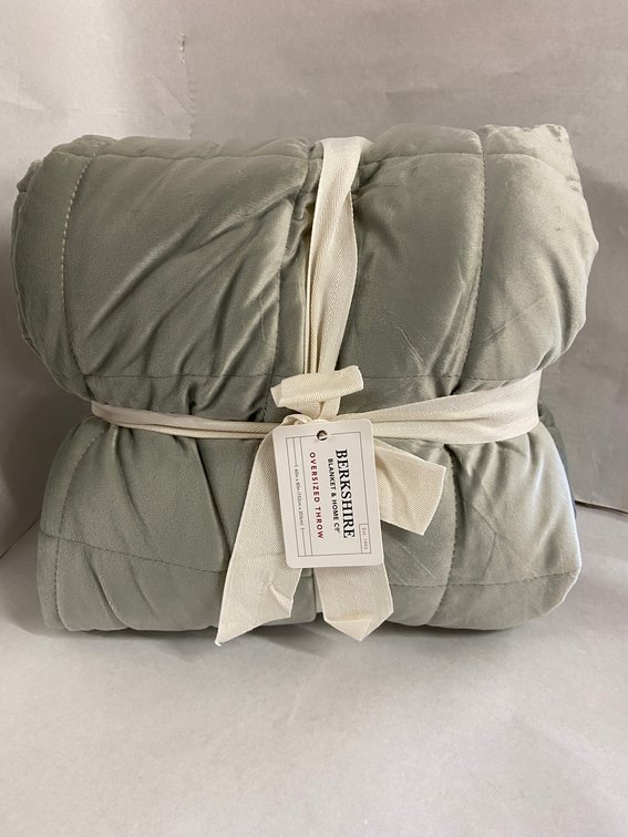 (2x Bid)Berkshire 60"x80" Throw Blanket