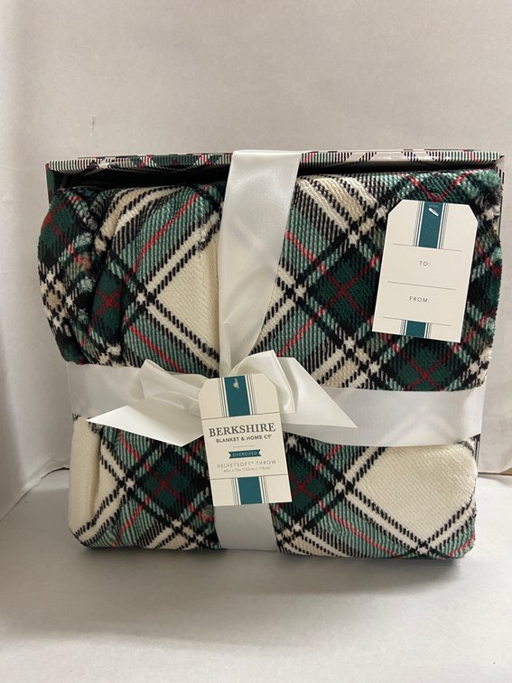 (4x Bid)Berkshire 60"x70" Throw Blanket