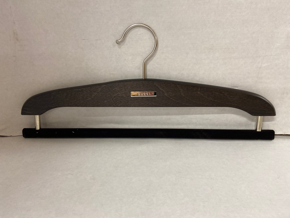 (66x Bid)Gucci Clothes Hanger