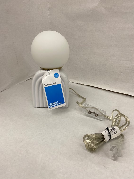(2x Bid)Room Essentials 8.5" LED Table Lamp