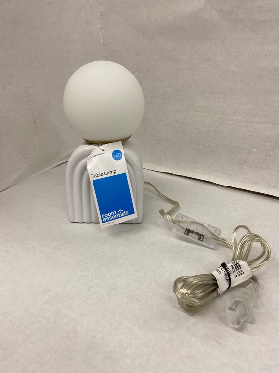 (4x Bid)Room Essentials 8.5" LED Table Lamp