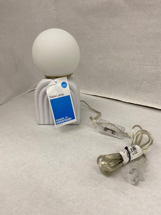 (88x Bid)Room Essentials 8.5" LED Table Lamp