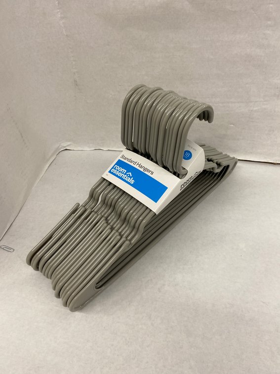 (80x Bid)Room Essentials 18pk Standard Hangers