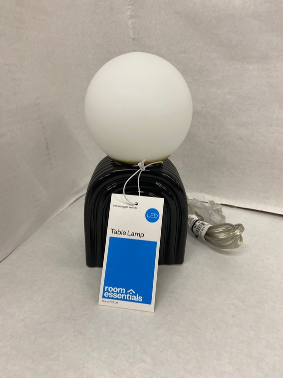 (4x Bid)Room Essentials 8.5" LED Table Lamp