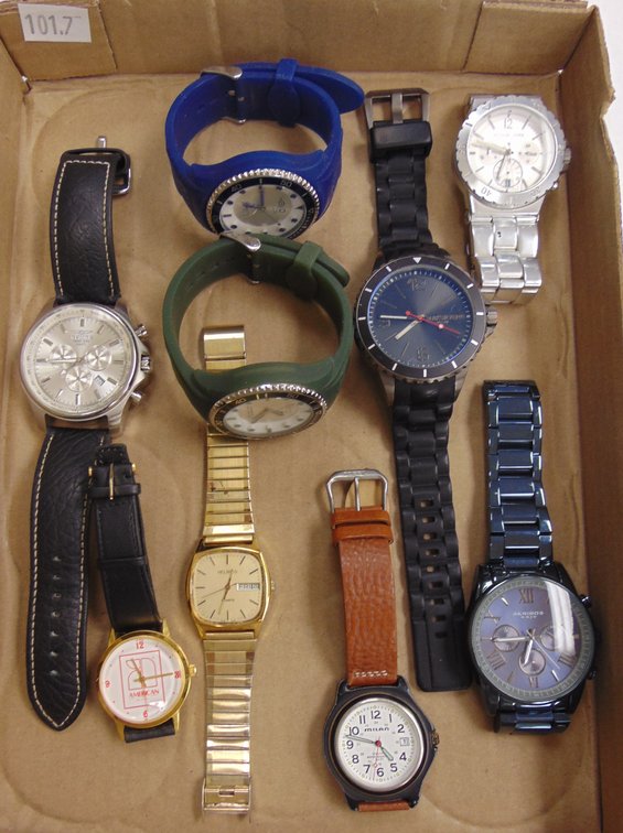 Watch Variety: Invicta Model 1833 Tritnite, Akribos,