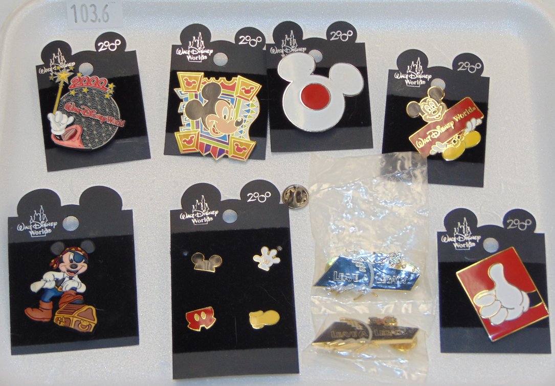 Variety of Disney Pins (9pcs).