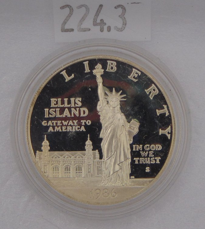 1986 90% Silver Ellis Island "Liberty Dollar" Statue of Liberty Dollar.