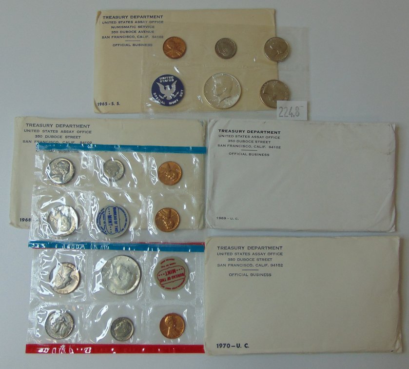(4) Uncirculated U.S. Sets: 1965, 1968, 1969, 1970.