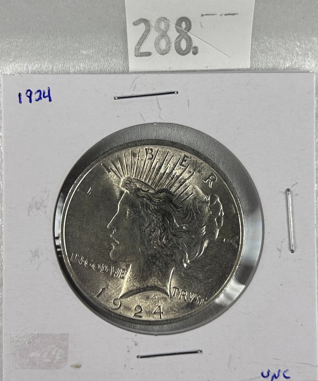 1924 Peace Dollar AU.