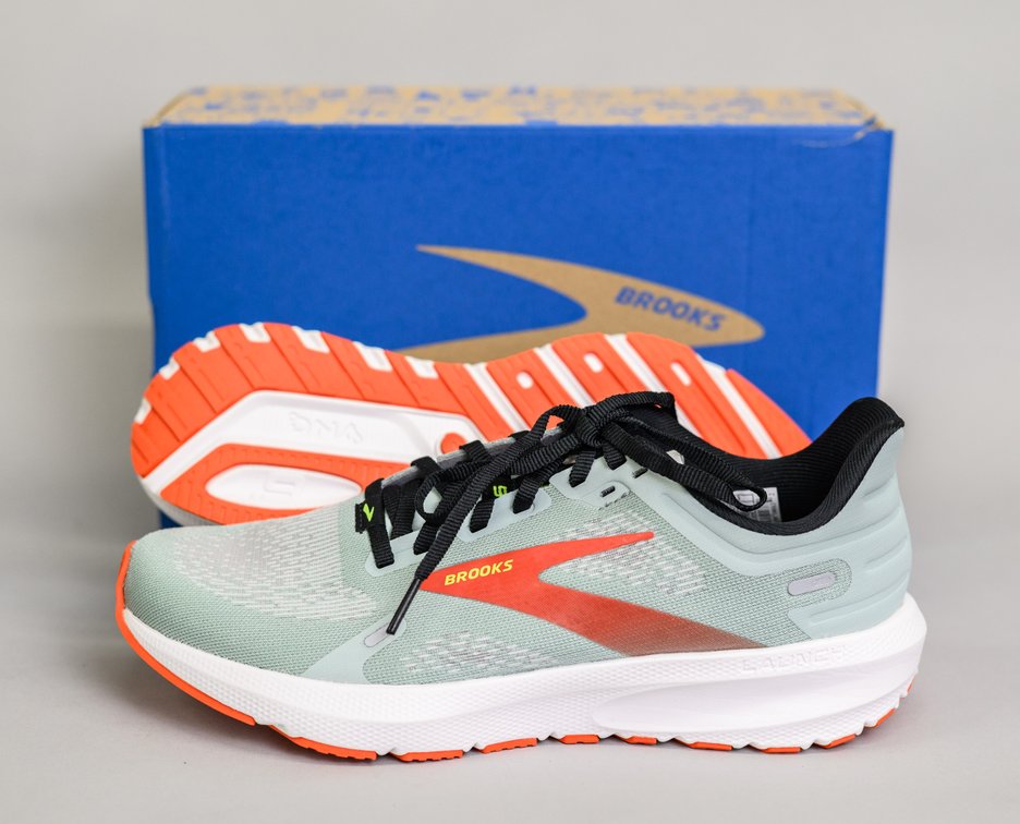 Brooks Women's Launch 9 Sneakers - Size 8