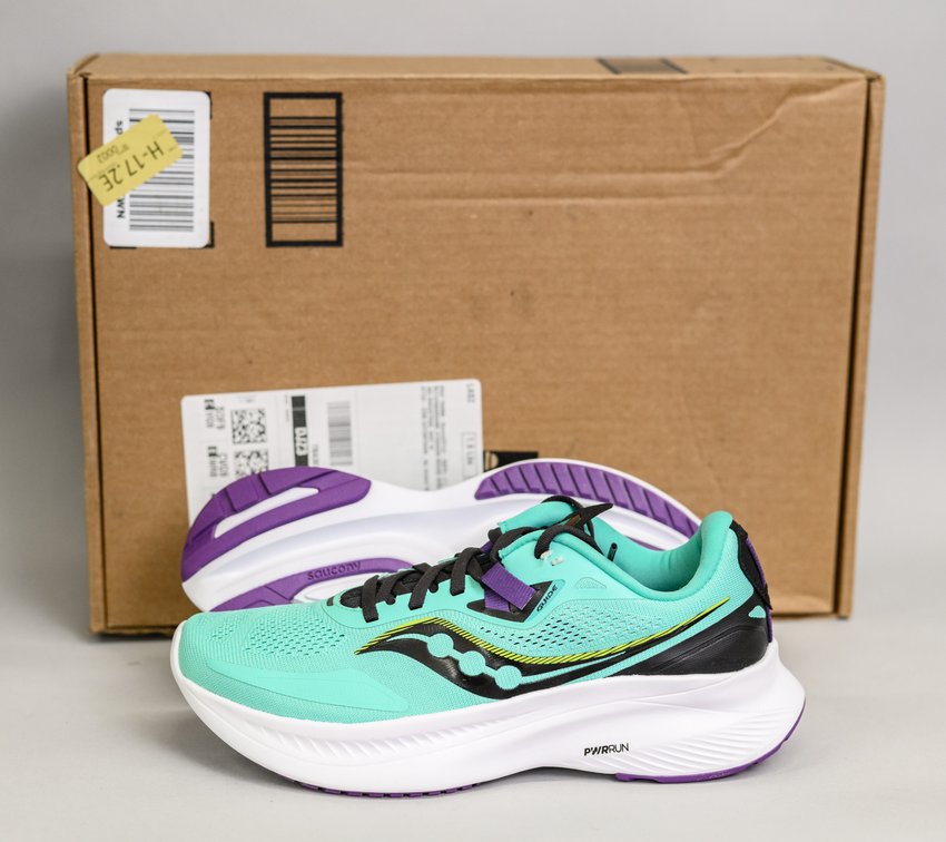 Saucony Women's Guide 15 Sneakers - Size 8