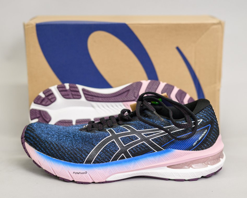 Asics Women's GT-2000 Sneakers - Size 8