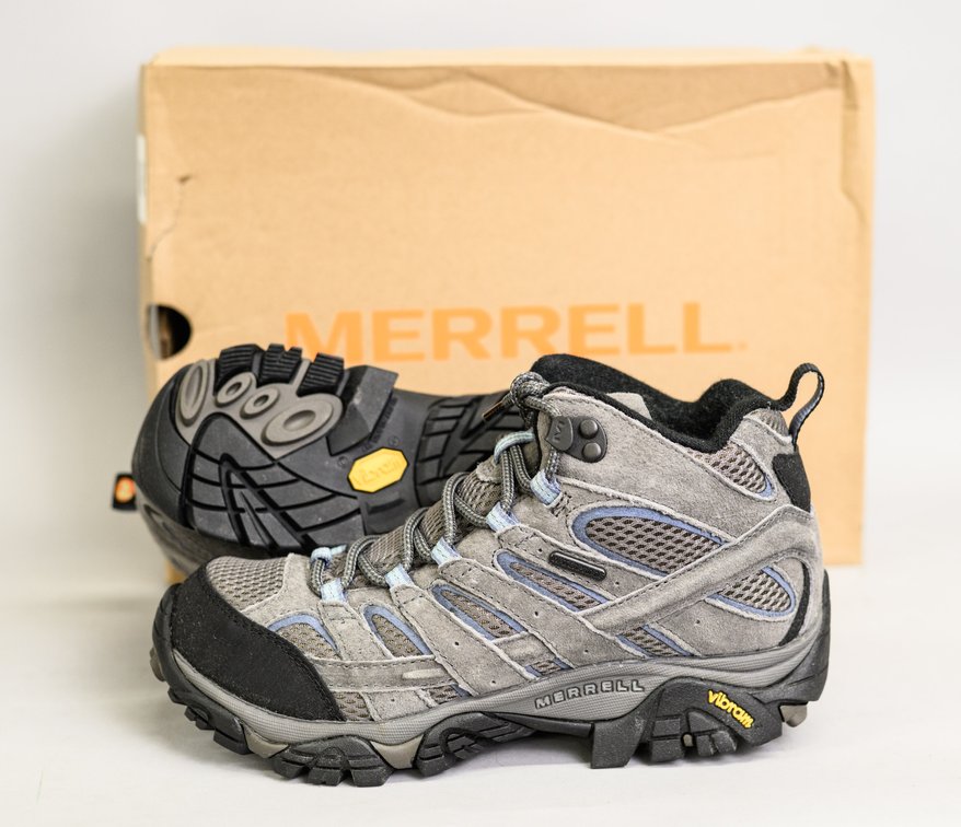 Merrell Women's Moab 2 Mid Hiking Boots - Size 7