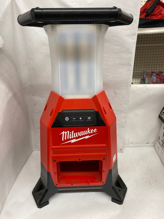 Milwaukee M18/4A Radius Site Light-Tool Only
