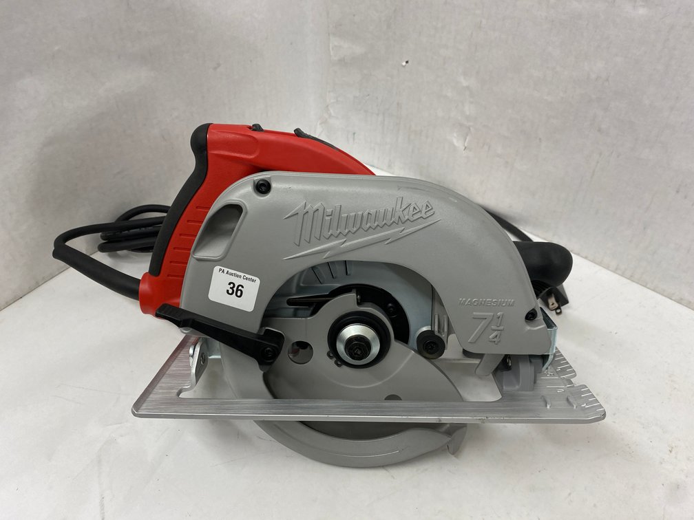 Milwaukee 15A 7-1/4" Adjustable Circular Saw 