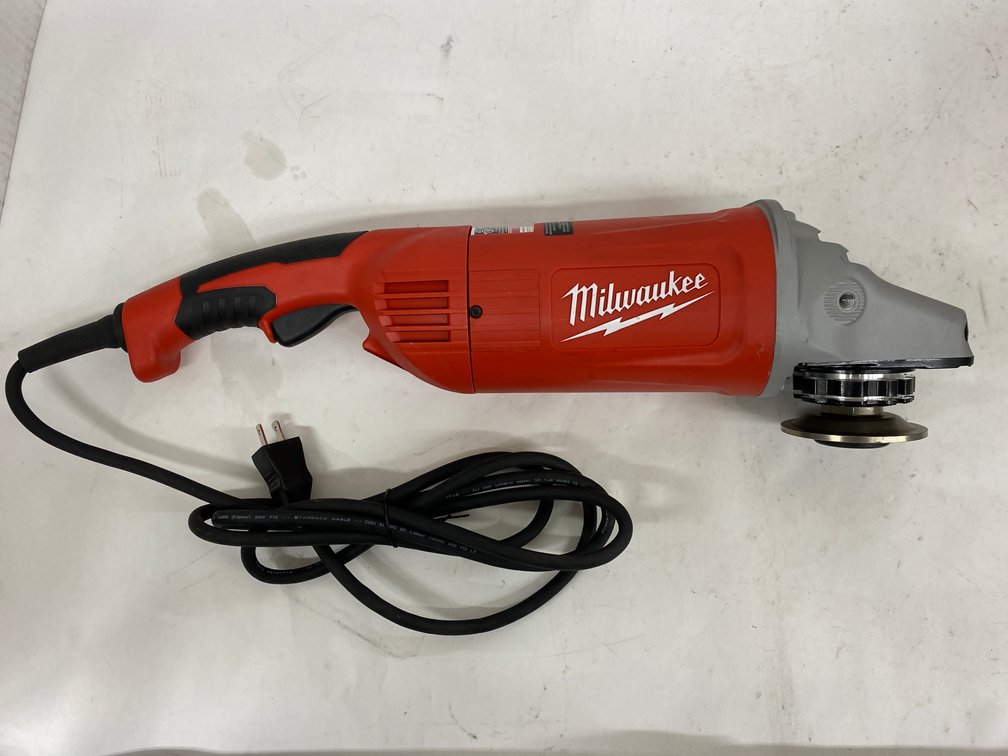 Milwaukee 15A 7"/9" Grinder 