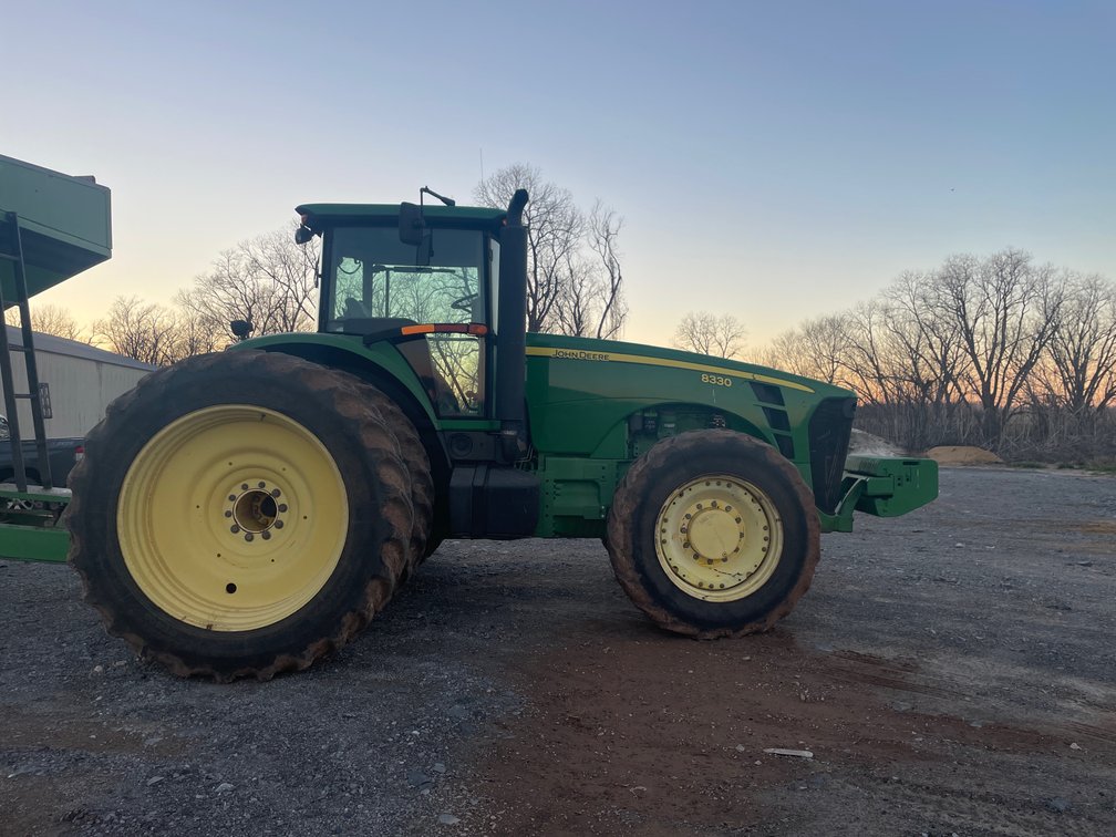 John Deere 8330