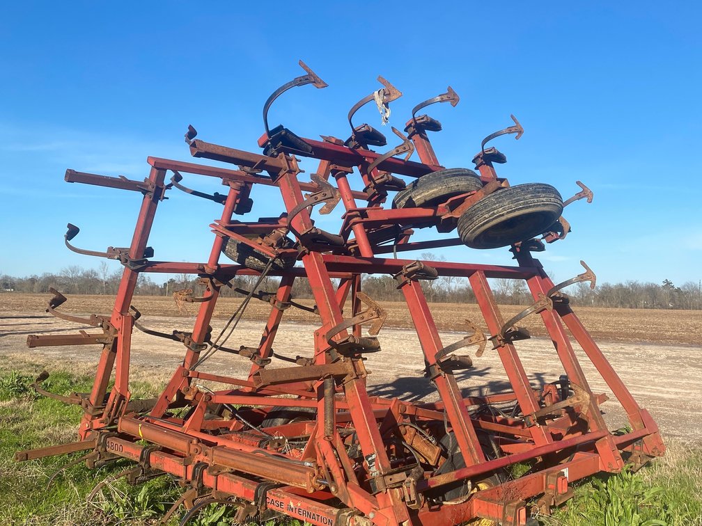 Case 4800 Vibra Shank