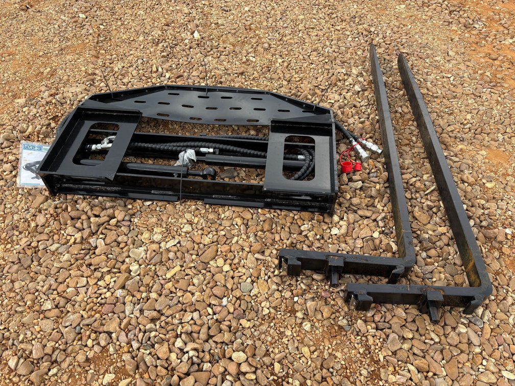 Skid steer side shift fork