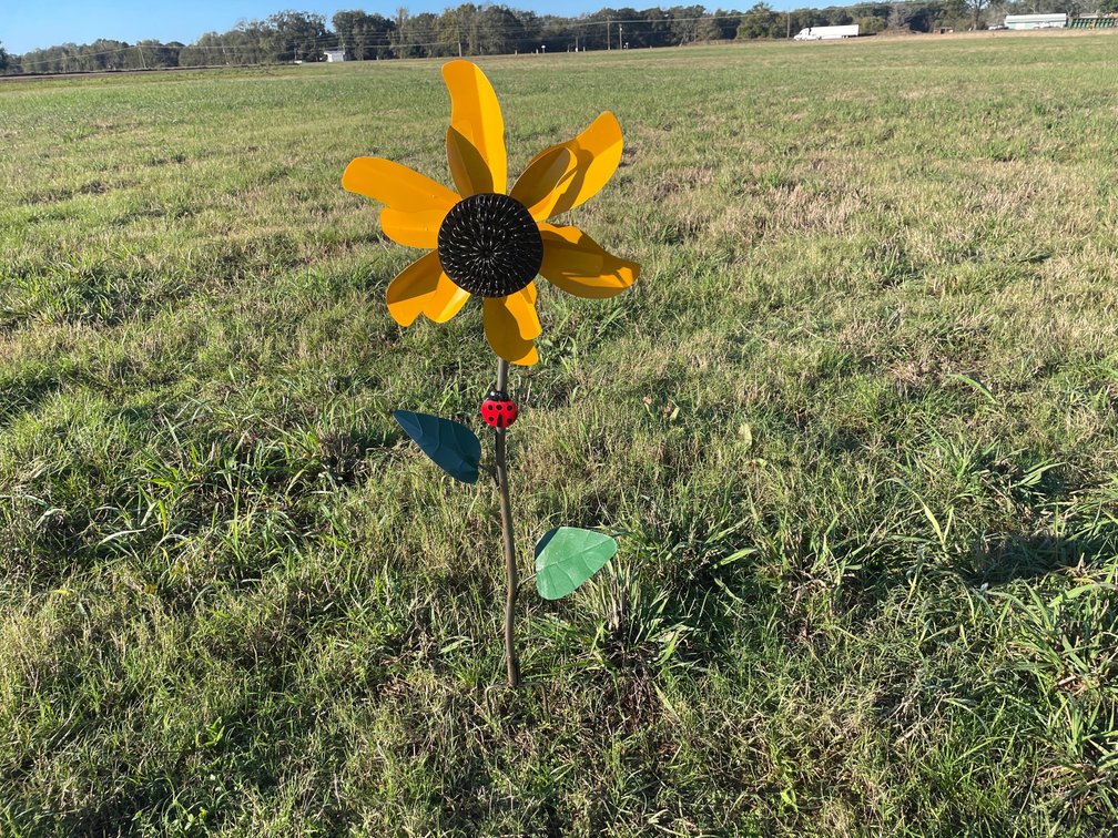 Metal Sunflower Yard Ornament
